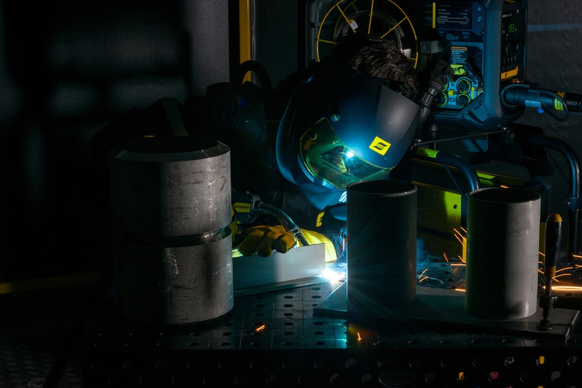Stainless_MIG_Welding_Sentinel-Air_Warrior-Edge_RobustFeed-Edge_hi_2